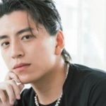 Diễn viên Vương Đại Lục bị bắt adt1739861681 dien vien vuong dai luc bi bat anh cat 3 2 auto cropjpg