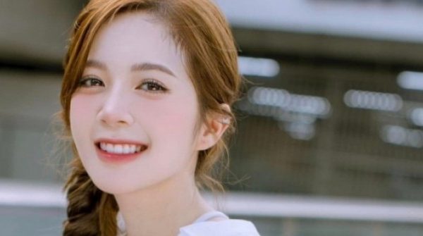 Mỹ nhân phim giờ vàng gây sốt vì vai nữ sinh lớp 10 quá xinh dù chỉ cao 1m53 adt1740273111 my nhan phim gio vang gay sot vi vai anh cat 3 2 auto cropjpg