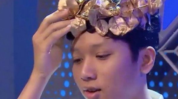 Nam sinh sở hữu huy chương Bạc Olympic Toán học giành vòng nguyệt quế Olympia 28 Nam sinh sở hữu huy chương Bạc Olympic Toán học giành vòng nguyệt quế Olympia adt1740320317 tienphong olympia03 6455 8009 anh cat 3 2 auto cropjpg