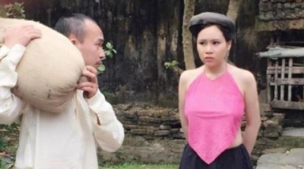 Vừa cưới chồng Tây cao 2m, “nữ diễn viên lùn nhất Việt Nam” lại nhắc đến chuyện phân chia tài sản với chồng cũ adt1740538731 7550 81 thumbnail auto crop 750x563 anh cat 3 2 auto cropjpg