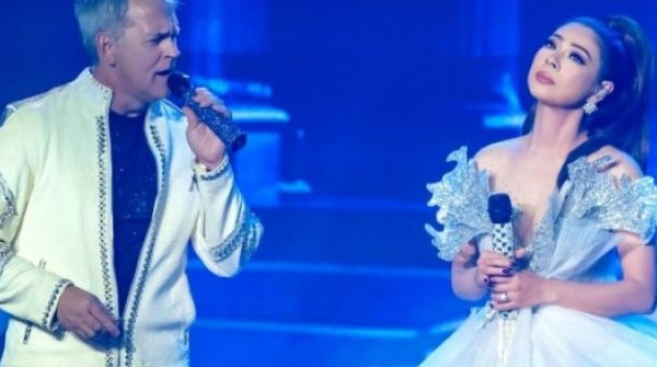 Đại gia Mỹ song ca tình tứ với Thanh Thảo 28 Đại gia Mỹ song ca tình tứ với Thanh Thảo adt1740636743 thao1 2903 3054 3426 anh cat 3 2 auto cropjpg