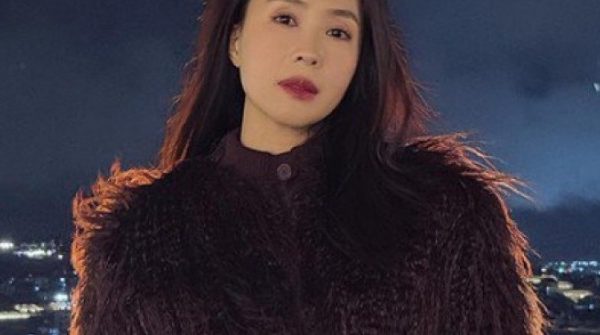 Hồng Diễm khoe ảnh mới liền bị Mạnh Trường, Việt Anh 'hỏi khó' 28 Hồng Diễm khoe ảnh mới liền bị Mạnh Trường, Việt Anh 'hỏi khó' adt1740733925 033n 9427 469 0 1429 1536 crop 53370 anh cat 3 2 auto cropjpg