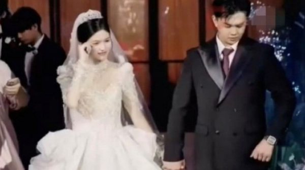 Chàng trai 10X cưới cô giáo chủ nhiệm làm vợ, mẹ chồng 42 tuổi nhận xét đúng 6 từ adt1740795420 3103 556 thumbnail auto crop 750x563 anh cat 3 2 auto cropjpg