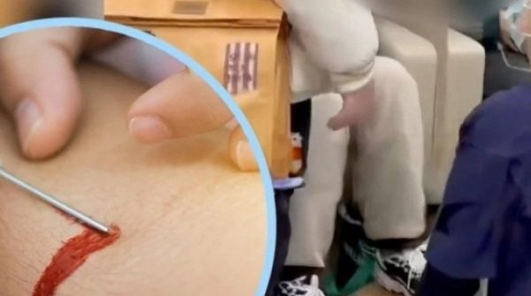 Sự thật video nữ y tá quỳ xin lỗi bệnh nhân thu hút 100 triệu lượt xem adt1740797543 su that video nu y ta quy xin loi be anh cat 3 2 auto cropjpg