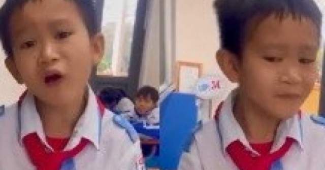 adt1741097529-clip-cau-be-bi-di-tat-2-tay-hat-dan-anh-cat-3-2-auto-cropjpg-1 Clip cậu bé bị dị tật 2 tay hát dân ca gây 'bão mạng' adt1741097529 clip cau be bi di tat 2 tay hat dan anh cat 3 2 auto cropjpg 1