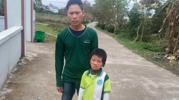 Ông bố ở Quảng Ninh có cuốn sổ đặc biệt, ghi ơn từng người đã giúp đỡ con mình 30 Ông bố ở Quảng Ninh có cuốn sổ đặc biệt, ghi ơn từng người đã giúp đỡ con mình adt1741308202 ong bo o quang ninh co cuon so dac b anh cat 3 2 auto cropjpeg