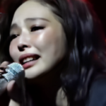 Jennie (BlackPink) khóc trên sân khấu adt1741402093 avatar of video 4 6568 5198 1 4536 2 anh cat 3 2 auto croppng
