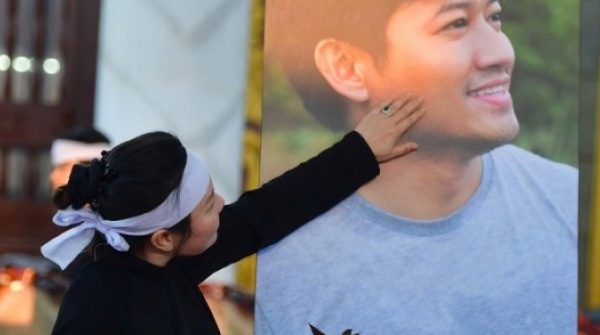 Giọng hát Quý Bình vang lên trong tang lễ adt1741489412 a54007d669ffd8a181ee 121 7780 6159 1 anh cat 3 2 auto cropjpg