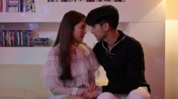 Cưới giám đốc hơn 12 tuổi làm vợ, đêm tân hôn em đưa tờ giấy, đọc xong mà tôi tái mặt adt1741581100 0054 139 thumbnail auto crop 750x563 anh cat 3 2 auto cropjpg