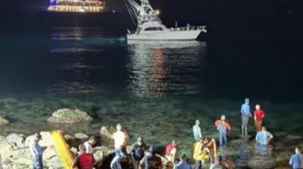 Máy bay chở nghệ sĩ lao xuống biển khiến 12 người thiệt mạng 29 Máy bay chở nghệ sĩ lao xuống biển khiến 12 người thiệt mạng adt1742346289 2025 03 18tz 4637 rc2ffdajxm1d rtrma anh cat 3 2 auto cropjpg