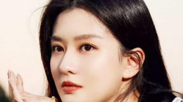 "Mỹ nhân 9X giàu nhất showbiz" bí mật cưới thiếu gia tập đoàn nghìn tỷ, hiện giờ ra sao? adt1742802128 1n 6112 205 0 920 1366 crop 23894 anh cat 3 2 auto cropjpg