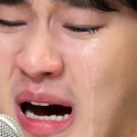 Kim Soo Hyun xin lỗi, bật khóc tại họp báo: 'Tôi là kẻ hèn nhát' adt1743414538 ezgif 5adcb9a310d8cb 4461 5319 anh cat 3 2 auto cropgif