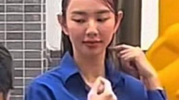 Hoa hậu Thùy Tiên lộ diện sau ồn ào kẹo rau củ, phản ứng của khán giả thế nào? adt1743575482 etzr1tm8wp1 btc7ndjz2e2 nbn69ciex73 anh cat 3 2 auto cropjpg