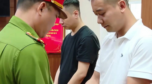 Fan 'Cuộc sống ở châu Phi' sốc khi Quang Linh Vlogs bị bắt adt1743916926 linh 1 1770 1663 2957 anh cat 3 2 auto croppng