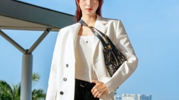 Lan truyền bức ảnh hoa hậu Thùy Tiên dính líu vụ kẹo rau củ? adt1743998880 edit thuy tien friend of the house d anh cat 3 2 auto cropjpeg