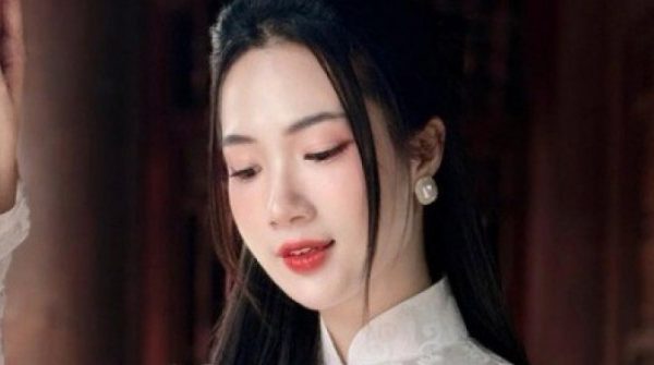 Nữ diễn viên bị dìm nhan sắc khi lên phim, đời thật xinh đẹp động lòng người adt1744007127 a1 069 40 0 612 1092 crop 53061 anh cat 3 2 auto cropjpg