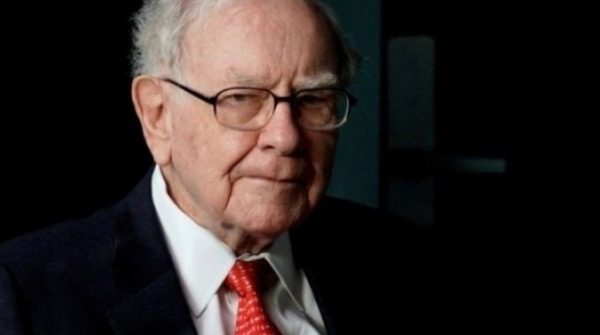 Warren Buffett: 10 điều người nghèo thường lãng phí adt1744073099 098 3398 262 1624 7883 2298 anh cat 3 2 auto cropjpg