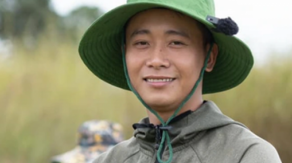 Quang Linh Vlogs: Từ chàng thợ xây vượt khó được triệu người yêu mến giờ đối diện với vòng lao lý chỉ vì những viên kẹo adt1744250598 linh vlogs 48342 0 0 621 994 crop 35 anh cat 3 2 auto croppng