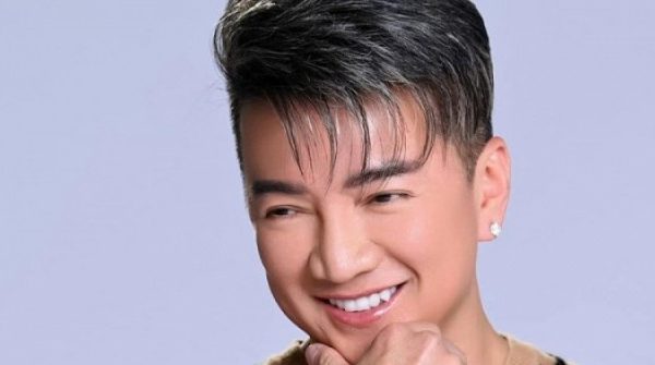 Đàm Vĩnh Hưng tái xuất sau chín tháng bị cấm hát 28 Đàm Vĩnh Hưng tái xuất sau chín tháng bị cấm hát adt1744524245 ca si dam vinh hung 5851 2580 9920 7 anh cat 3 2 auto cropjpg