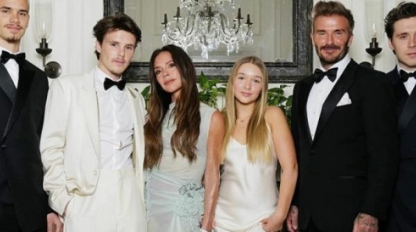 Vợ chồng Becks 'đau đầu vì hai con trai cạch mặt nhau' adt1744613872 david 2755 2770 4063 3704 anh cat 3 2 auto cropjpg