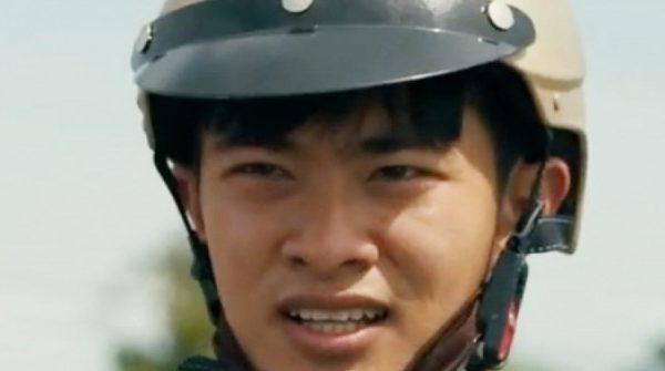 Tạo hình Lê Tuấn Khang trong 'Lật mặt 8' 26 Tạo hình Lê Tuấn Khang trong 'Lật mặt 8' adt1744935234 tuankhangtop1 4439 7213 2352 1923 95 anh cat 3 2 auto cropjpg