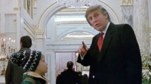 Đạo diễn “Ở Nhà Một Mình 2” muốn cắt bỏ Tổng thống Donald Trump ra khỏi phim adt1744946942 ava 2 4516 7965 anh cat 3 2 auto cropjpg