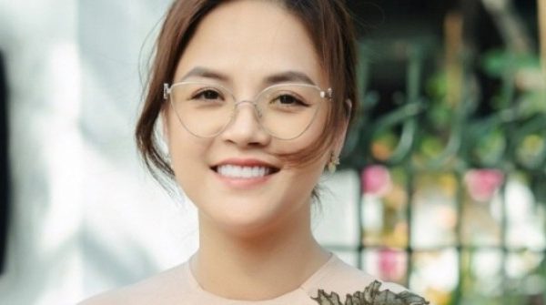 Nỗi sợ của Thu Quỳnh khi vào vai bị ném đá nhiều nhất 'Cha tôi người ở lại' 26 Nỗi sợ của Thu Quỳnh khi vào vai bị ném đá nhiều nhất 'Cha tôi người ở lại' adt1745284613 noi so cua thu quynh khi vao vai bi anh cat 3 2 auto cropjpg