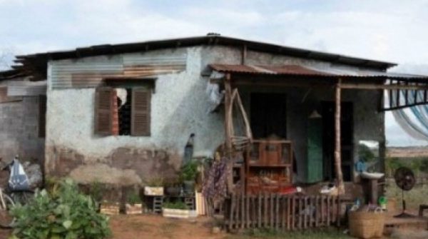 Lý Hải đi đổi đồ mới lấy đồ cũ, dựng nguyên căn nhà để quay "Lật mặt 8" adt1745463026 8055 thi t k ch a c t n aut anh cat 3 2 auto cropjpg