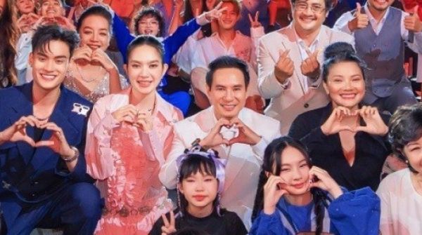 Lật mặt 8: Vòng tay nắng đạt kỷ lục lượng vé bán trước adt1745803843 ly hai rdbh anh cat 3 2 auto cropjpg