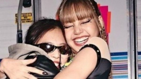 Jennie và Lisa phá kỷ lục của BlackPink 28 Jennie và Lisa phá kỷ lục của BlackPink adt1745919896 l3 9698 3850 anh cat 3 2 auto cropjpeg