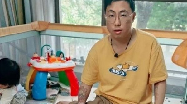 Bi kịch của người cha bỏ việc lương cao ở nhà chăm con adt1746144542 z4 936f2bf2f80c7b9 1739 9945 2730 anh cat 3 2 auto cropjpg