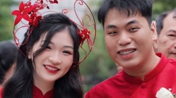 Mở video đặc biệt giữa đám cưới, chú rể Bình Định khiến cô dâu nghẹn ngào adt1746316655 mo video dac biet giua dam cuoi chu anh cat 3 2 auto cropjpg