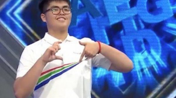 Nam sinh Nghệ An thắng tuyệt đối, giành vòng nguyệt quế Đường lên đỉnh Olympia 28 Nam sinh Nghệ An thắng tuyệt đối, giành vòng nguyệt quế Đường lên đỉnh Olympia adt1746345374 tienphong olympia03 7821 6359 anh cat 3 2 auto cropjpg