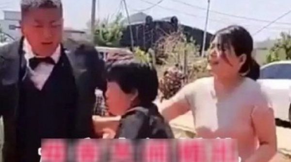 Con trai bí mật lấy vợ nhiều hơn 20 tuổi, mẹ đến làm loạn đám cưới adt1746536845 con trai bi mat lay vo nhieu hon 20 anh cat 3 2 auto cropjpg