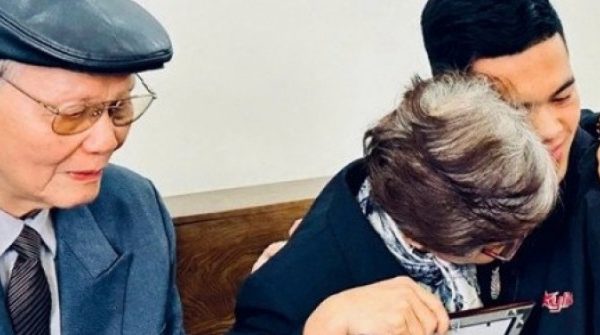 Dựng ảnh cho nữ liệt sĩ hy sinh năm 19 tuổi, chàng trai Hà Nội vỡ òa cảm xúc 30 Dựng ảnh cho nữ liệt sĩ hy sinh năm 19 tuổi, chàng trai Hà Nội vỡ òa cảm xúc adt1746672820 dung anh cho nu liet si hy sinh nam anh cat 3 2 auto cropjpg