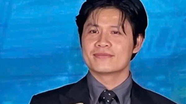 ‘Nhạc sĩ tỷ view’ Nguyễn Văn Chung bất ngờ nhận tin vui 29 ‘Nhạc sĩ tỷ view’ Nguyễn Văn Chung bất ngờ nhận tin vui adt1747534392 nhac si ty view nguyen van chung bat anh cat 3 2 auto cropjpg