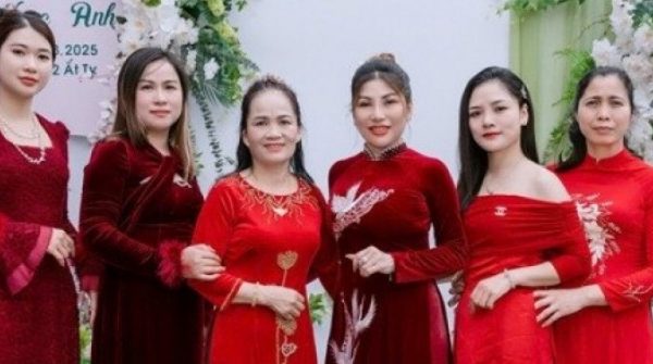 Mẹ kế ở Hưng Yên hơn 30 năm yêu thương 3 con của chồng, tuổi già được báo hiếu adt1747615508 me ke o hung yen hon 30 nam yeu thuo anh cat 3 2 auto cropjpg