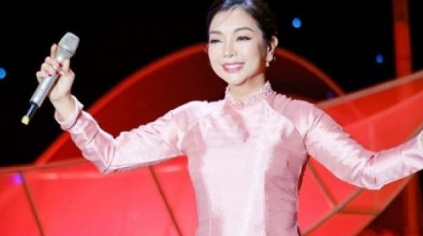 Nữ NSƯT là Thượng tá trẻ nhất, cuộc sống viên mãn sau nhiều biến cố 29 Nữ NSƯT là Thượng tá trẻ nhất, cuộc sống viên mãn sau nhiều biến cố adt1747620196 statictttckinhtedothivn zoom 1000 up anh cat 3 2 auto cropjpg