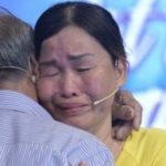 Chia ly từ trong bụng mẹ, sau 50 năm, người phụ nữ lần đầu khóc òa trên vai cha adt1747792882 chia ly tu trong bung me sau 50 nam anh cat 3 2 auto cropjpg