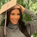 Kim Kardashian tốt nghiệp chương trình luật adt1747897950 download 2025 05 22t 955 8354 9274 1 anh cat 3 2 auto cropjpg