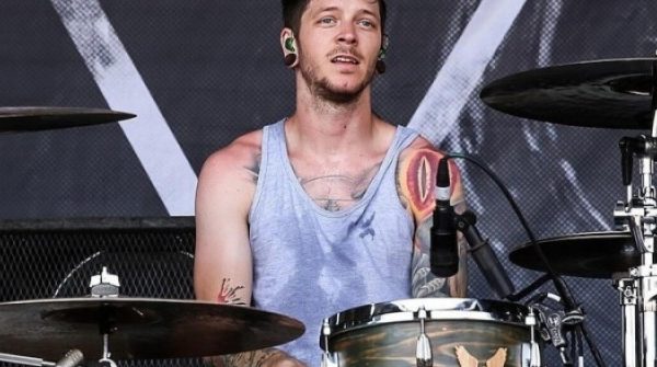 Tay trống thiệt mạng trong vụ máy bay vướng dây điện adt1747981648 download 2025 05 23t 347 8944 9444 7 anh cat 3 2 auto cropjpg