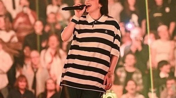 Billie Eilish thắng lớn tại AMAs 2025 adt1748326374 download 2025 05 27t 423 3691 7389 2 anh cat 3 2 auto cropjpg