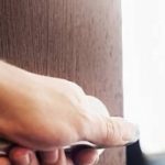 Bà chủ spa khóc lặng thấy chồng ngoại tình trong phòng xông hơi adt1748678165 ba chu spa khoc lang thay chong ngoa anh cat 3 2 auto cropjpg