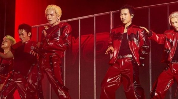 Khán giả đội mưa nghe nhóm B.O.F hát adt1748834168 bof 7 4596 anh cat 3 2 auto cropjpg