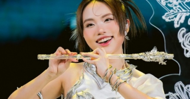 Bích Phương và đồng đội dẫn đầu 'Em xinh say hi' adt1749345613 img99521 4827 5619 5971 anh cat 3 2 auto cropjpg 1