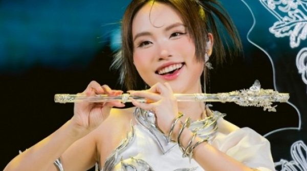 Đội Bích Phương, Phương Mỹ Chi dẫn đầu 'Em xinh say hi' adt1749345613 img99521 4827 5619 5971 anh cat 3 2 auto cropjpg 2