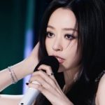 Diva Trung Quốc hát 'Cắt đôi nỗi sầu' cùng Đan Trường adt1749359835 top8 2571 6323 2843 anh cat 3 2 auto cropjpg