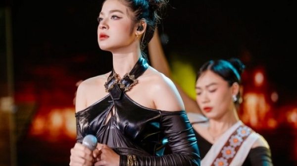 Hoài Anh - con gái diễn viên Võ Hoài Nam 'gây nghiện' tại 'Điểm hẹn tài năng' 27 Hoài Anh - con gái diễn viên Võ Hoài Nam 'gây nghiện' tại 'Điểm hẹn tài năng' adt1749434949 hoai anh con gai dien vien vo hoai n anh cat 3 2 auto cropjpg