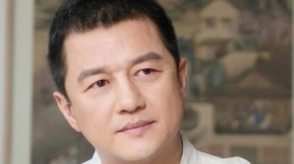 Lý do gì khiến "Quách Tĩnh" Lý Á Bằng không chịu quay lại đóng phim khi lâm cảnh nợ nần chồng chất? adt1749521158 1 56485 154 0 606 863 crop 2950 anh cat 3 2 auto cropjpg