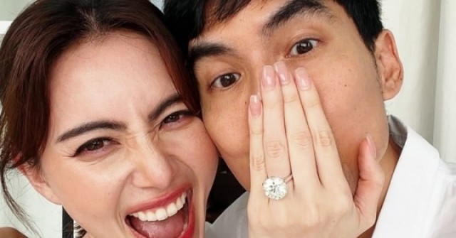 Mỹ nhân 'Tình người duyên ma' Mai Davika đính hôn adt1749690316 instasavewebsite28 6136 2435 9500 anh cat 3 2 auto cropjpg 1